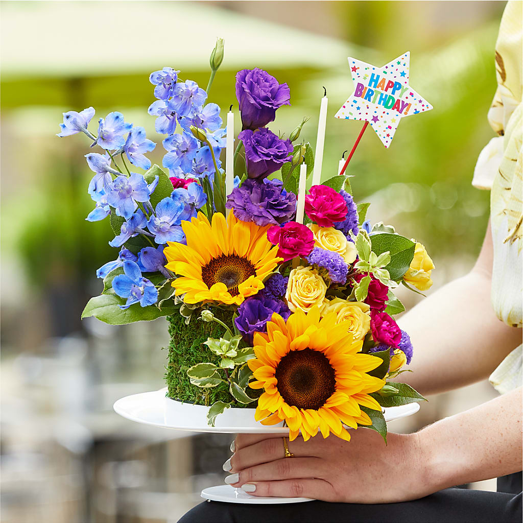 Star of the Day Floral Cake – The Stud Florist, Conyers GA
