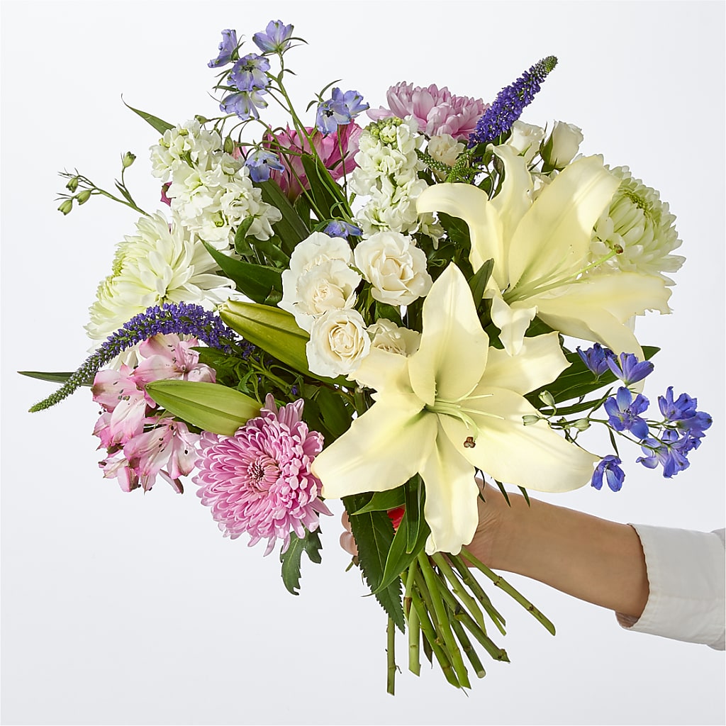 Winter Celebration Bouquet –  The Stud Florist, Conyers GA
