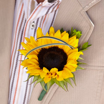 Free Spirit Boutonniere –  The Stud Florist, Conyers GA